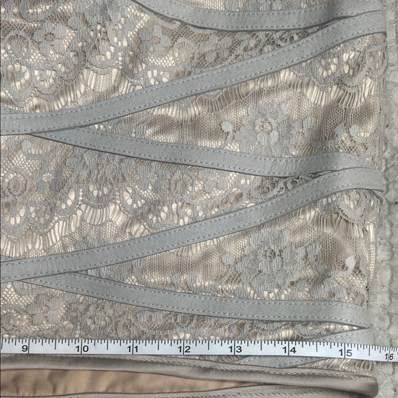 House of CB Beige and Light Gray Lace Pencil Skirt size S - Picture 5 of 8
